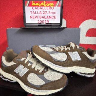 Sneakers New Balance 2002R